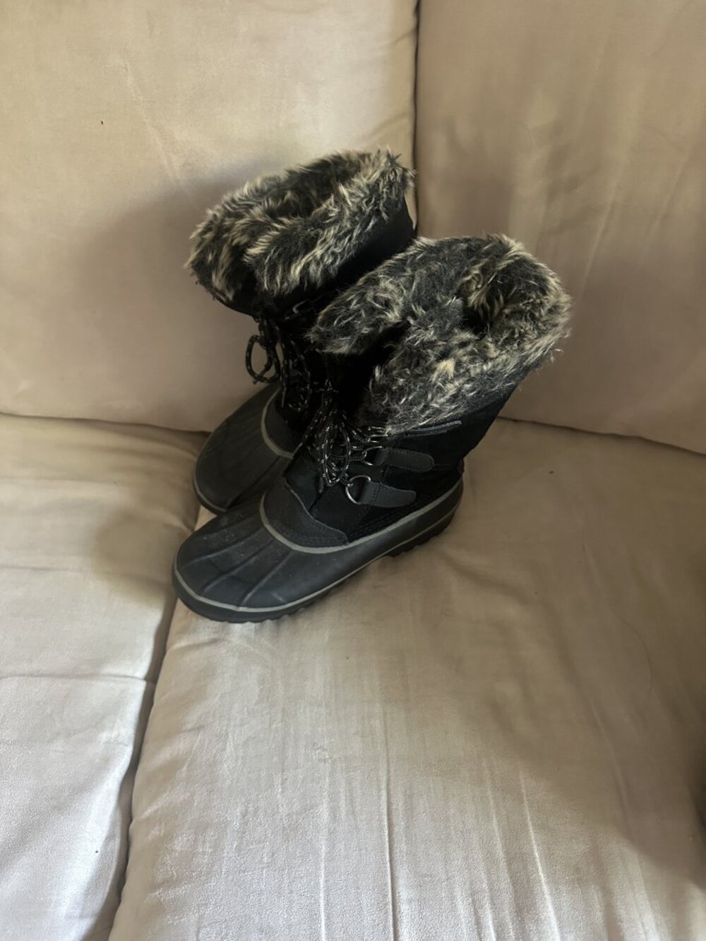 Khombu Black Waterproof Duck Boots with Faux Fur Size 7